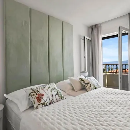 Apartmán Three-bedroom Penthouse *