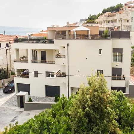Three-bedroom Penthouse Omis