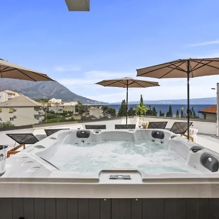 Three-bedroom Penthouse Apartmán *