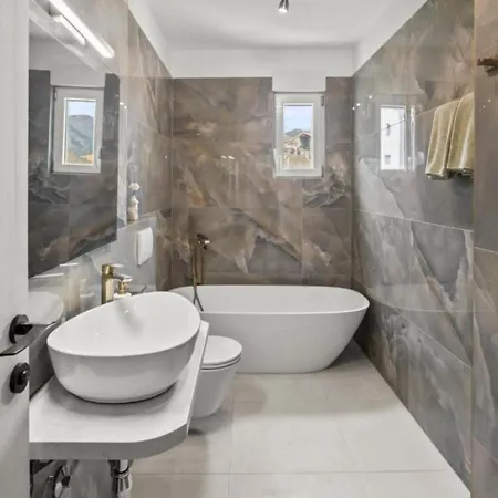 Three-bedroom Penthouse Apartmán