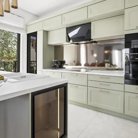 Apartment Three-bedroom Penthouse