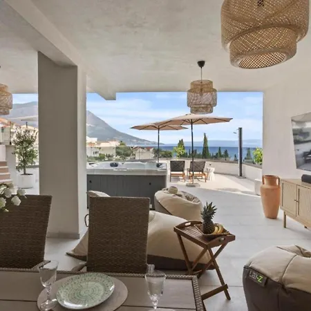 Apartmán Three-bedroom Penthouse Omiš