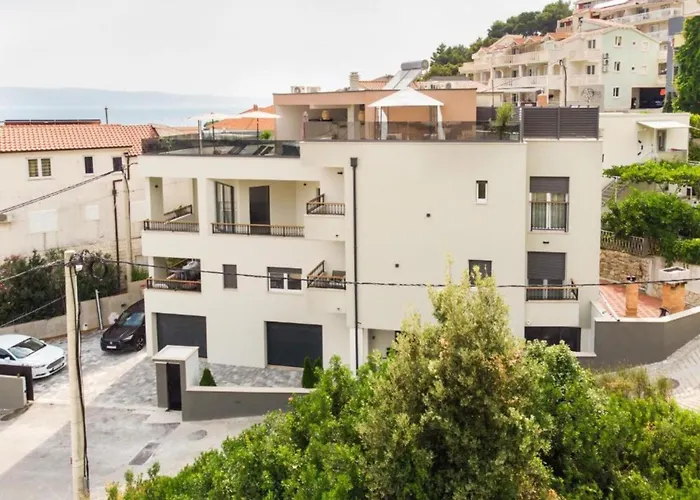 Three-bedroom Penthouse Omiš
